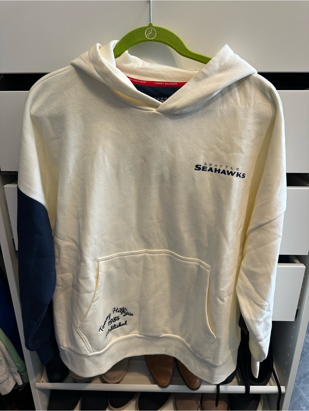Tommy Hilfiger Woman’s Cream Embroidered Hoodie Size Large